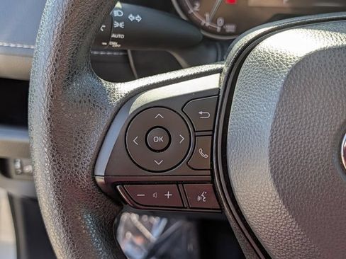 Used 2025 Toyota RAV4 XLE FWD image 22