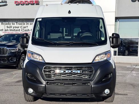 Used 2025 RAM ProMaster 2500 w/ Crew Van Package image 2