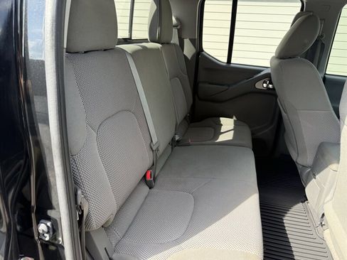 Used 2019 Nissan Frontier SV w/ Value Truck Package image 11