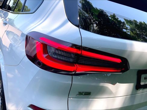 Used 2021 BMW X5 M50i AWD/4WD image 27