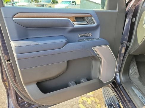 Used 2022 Chevrolet Silverado 1500 High Country w/ High Country Premium Package AWD/4WD image 24
