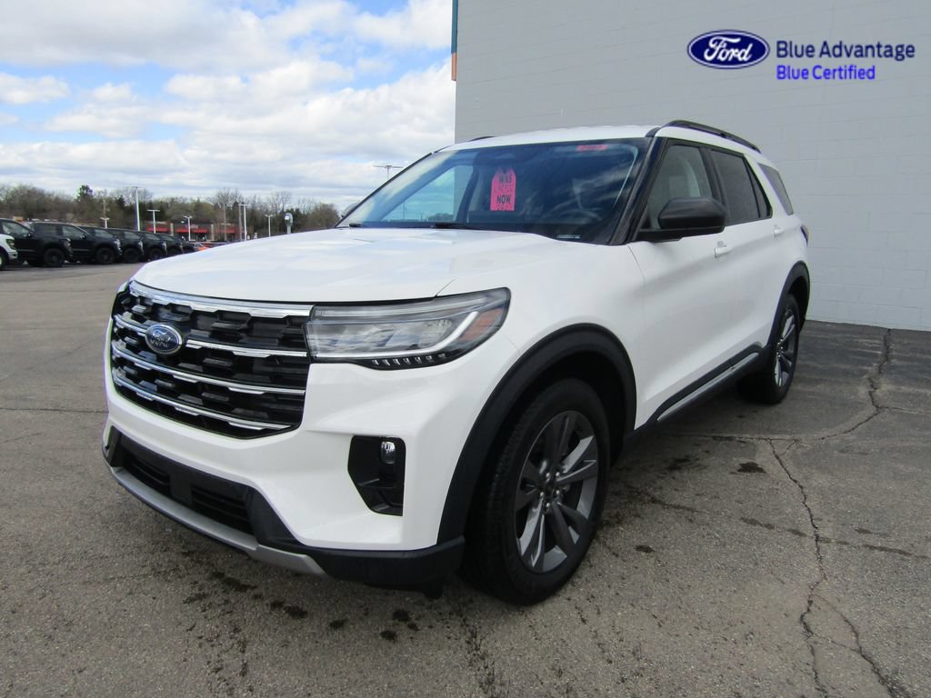 Used 2025 Ford Explorer Active AWD/4WD image 40