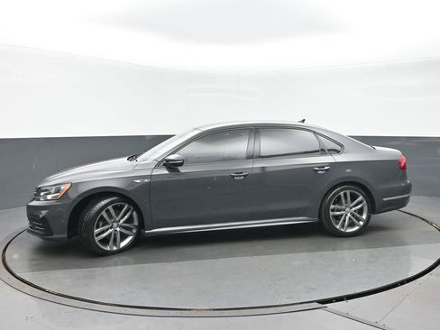 Used 2018 Volkswagen Passat 2.0T R-Line image 6