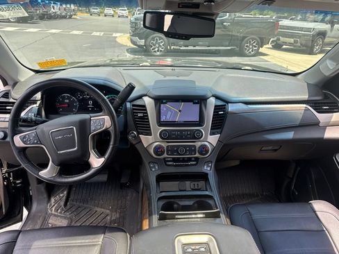 Used 2018 GMC Yukon XL Denali w/ Denali Ultimate Package AWD/4WD image 15