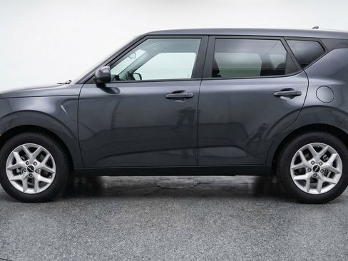 Used 2025 Kia Soul LX w/ LX Technology Package FWD image 5
