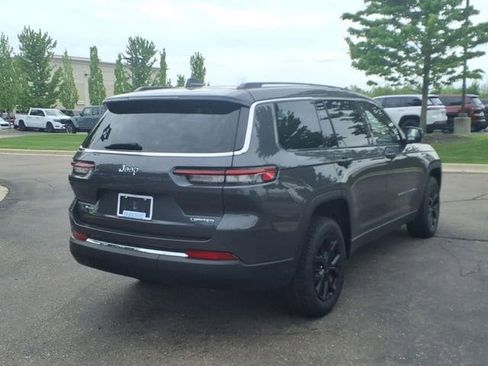 Used 2023 Jeep Grand Cherokee L Limited AWD/4WD image 4