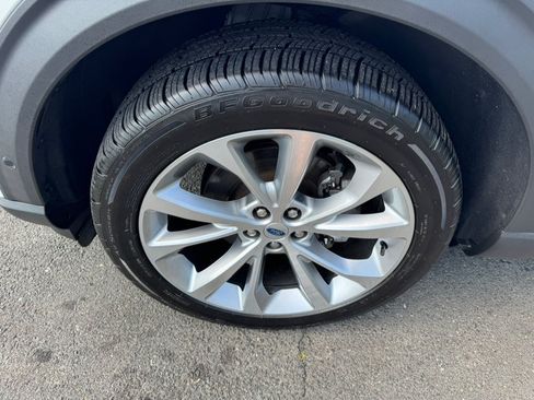 Used 2021 Ford Explorer Platinum w/ Equipment Group 601A AWD/4WD image 12
