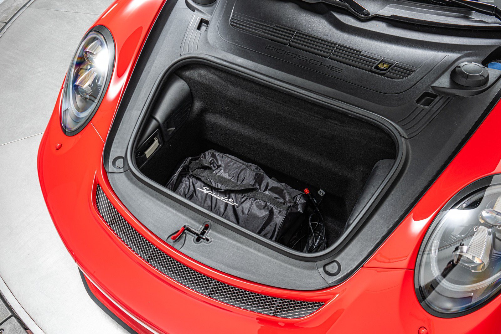 Used 2019 Porsche 911 Speedster RWD image 18