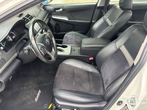 Used 2012 Toyota Camry SE image 10