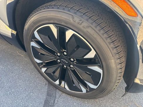 Used 2024 Chevrolet Blazer EV RS image 32