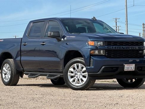 Used 2022 Chevrolet Silverado 1500 Custom w/ Safety Confidence Package image 2