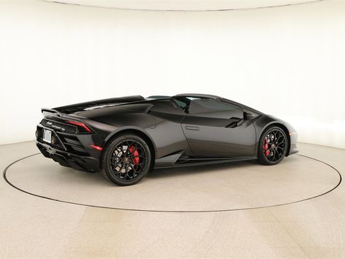 Used 2022 Lamborghini Huracan EVO image 7