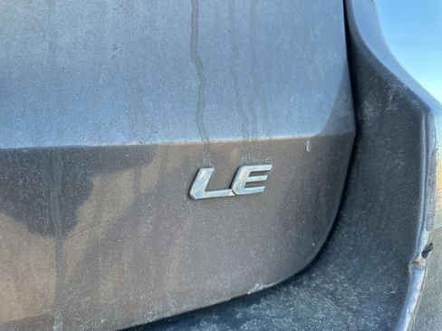 Used 2015 Toyota Sienna LE image 4