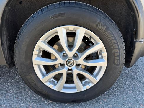 Used 2017 Nissan Rogue SV w/ SV Premium Package image 21