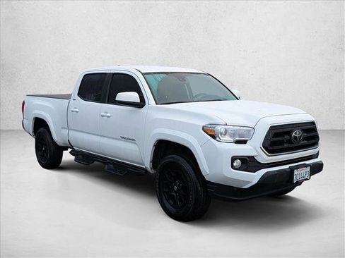 Certified 2022 Toyota Tacoma SR5 image 3