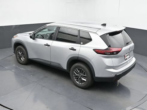 Used 2024 Nissan Rogue S FWD image 40