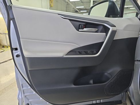 Used 2025 Toyota RAV4 XLE w/ Convenience Package AWD/4WD image 29
