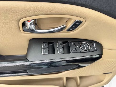 Used 2016 Kia Sedona SX FWD image 39