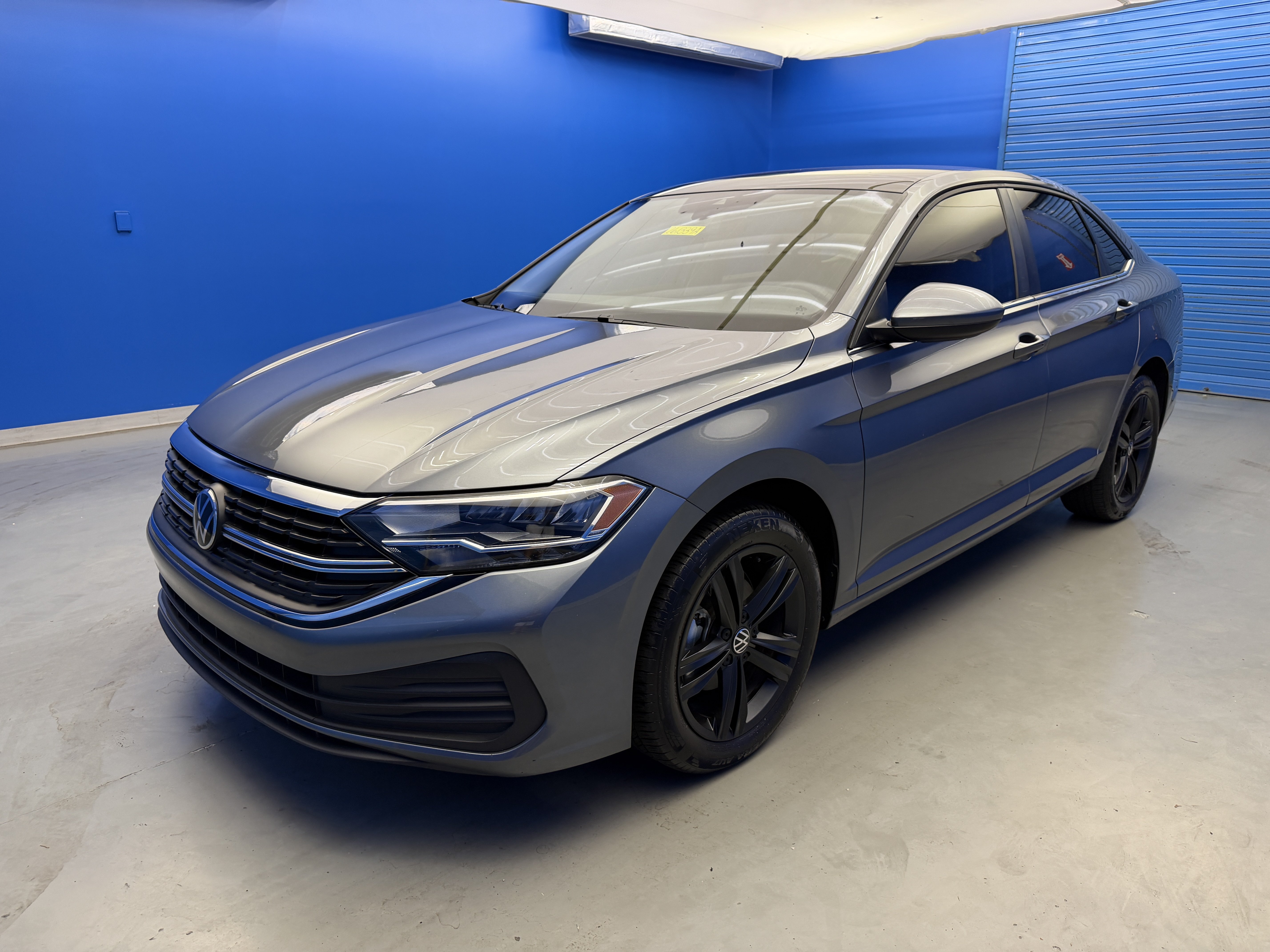 Used 2024 Volkswagen Jetta SE w/ Panoramic Sunroof Package FWD image 4