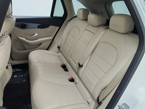 Used 2020 Mercedes-Benz GLC 300 4MATIC image 15