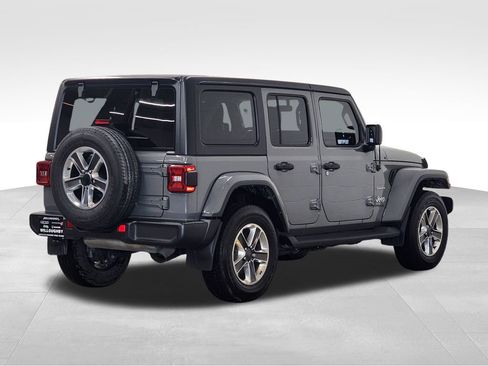 Used 2022 Jeep Wrangler Unlimited Sahara w/ Dual Top Group image 8