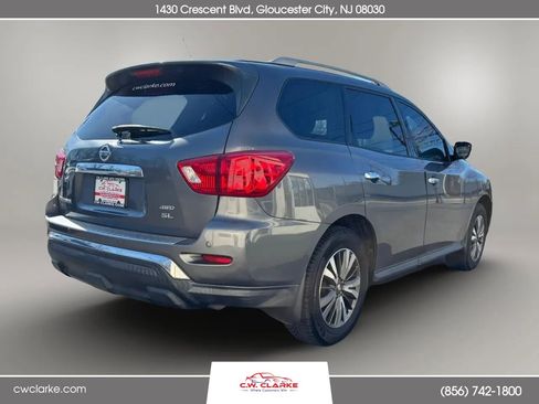 Used 2017 Nissan Pathfinder SL image 4