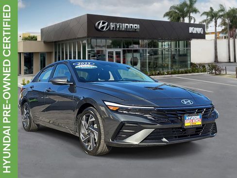 Certified 2025 Hyundai Elantra SEL w/ Cargo Package image 1