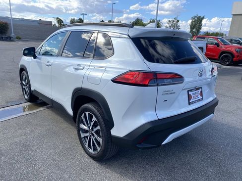 Used 2022 Toyota Corolla Cross XLE AWD/4WD image 34