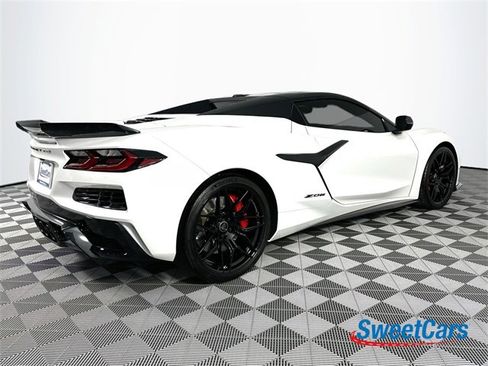 Used 2024 Chevrolet Corvette Z06 image 15