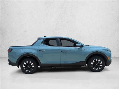 Used 2025 Hyundai Santa Cruz SE FWD image 4