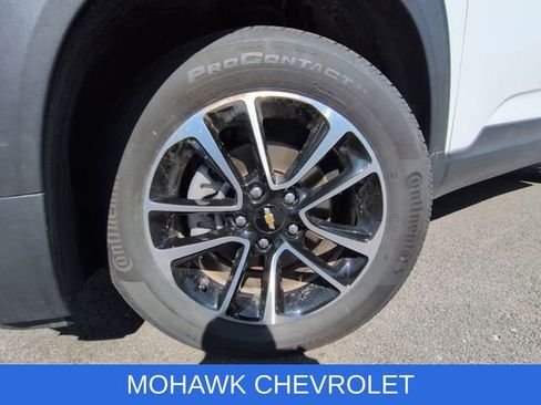 Used 2025 Chevrolet TrailBlazer LT AWD/4WD image 8