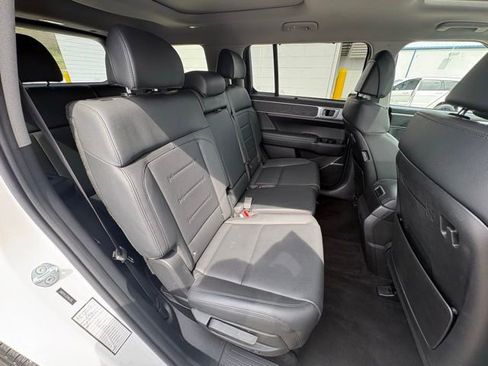 Used 2025 Hyundai Santa Fe Limited FWD image 32