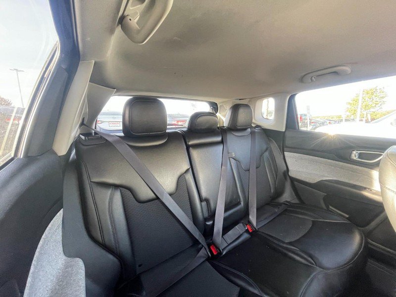 Used 2022 Jeep Compass Latitude w/ Convenience Group AWD/4WD image 5