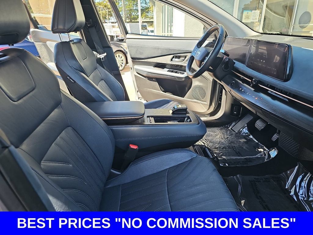 Used 2023 Nissan Ariya AWD/4WD image 10