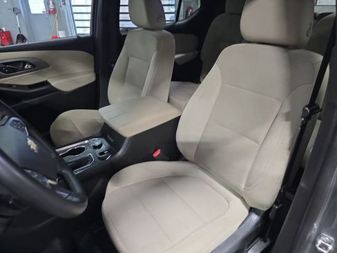 Used 2023 Chevrolet Traverse LT w/ LPO, Cargo Package image 17