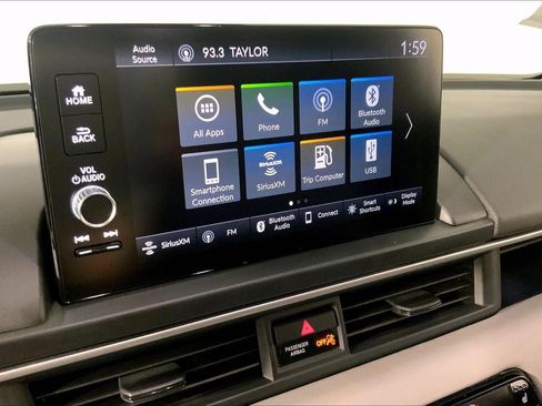 Used 2025 Honda Pilot EX-L image 6
