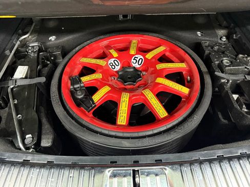 Used 2018 Porsche Cayenne Platinum Edition image 40