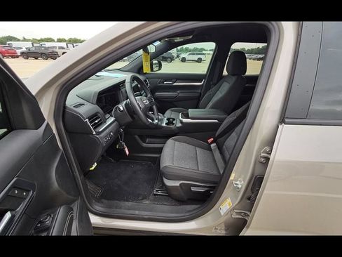Used 2025 GMC Terrain Elevation AWD/4WD image 2