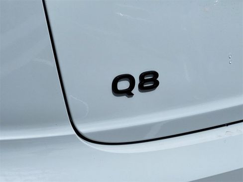New 2025 Audi Q8 Prestige image 12