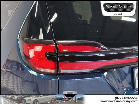 Used 2022 Chrysler Pacifica Limited w/ S Appearance Package image 8