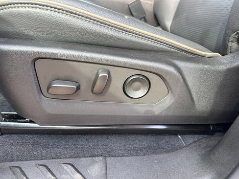 Used 2023 GMC Canyon Denali AWD/4WD image 17