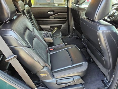 Used 2024 Nissan Pathfinder SL AWD/4WD image 14