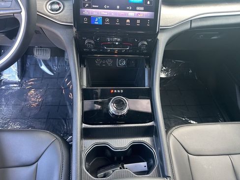 Used 2025 Jeep Grand Cherokee L Limited image 24