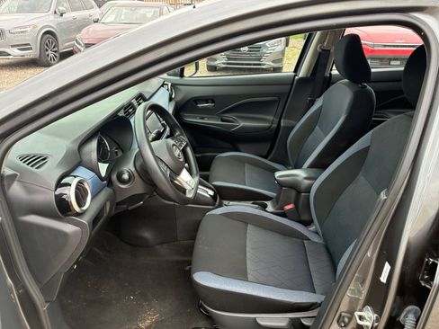 Used 2025 Nissan Versa SV FWD image 20