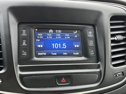 Used 2015 Chrysler 200 Limited image 42