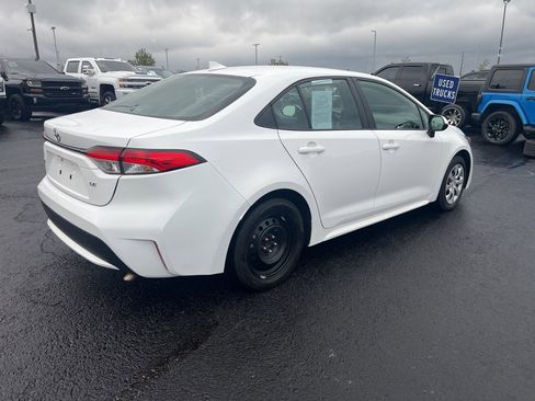 Used 2022 Toyota Corolla LE image 5