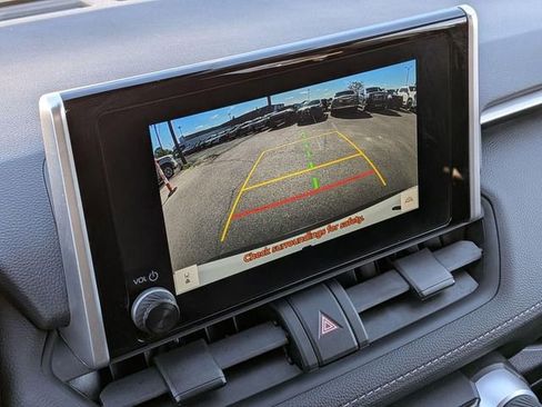 Used 2025 Toyota RAV4 LE AWD/4WD image 22