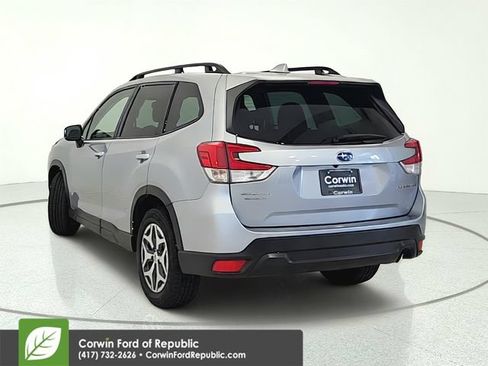 Used 2023 Subaru Forester Premium AWD/4WD image 4