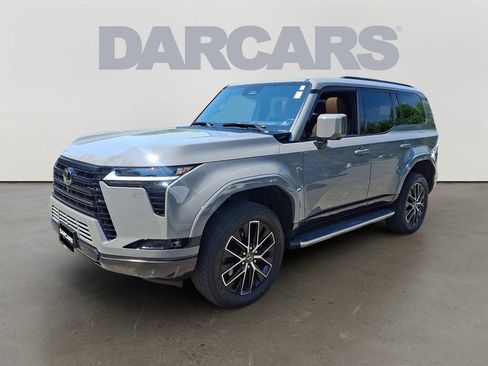 Used 2025 Lexus GX 550 w/ Accessory Package (2T) AWD/4WD image 3