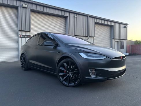 Used 2019 Tesla Model X 100D image 2